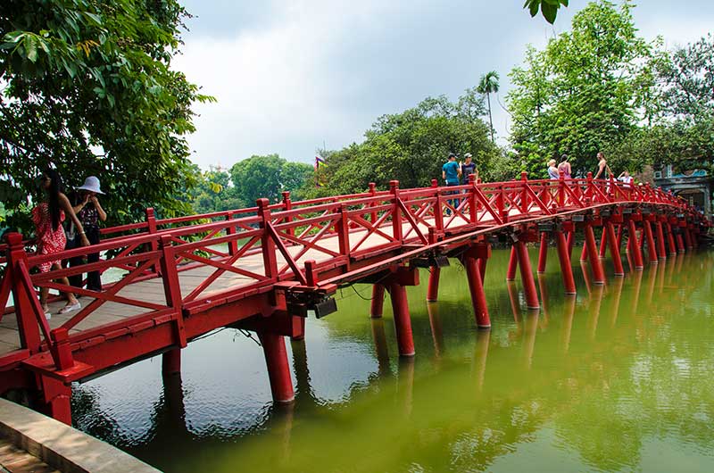 123 - Vietnam - Hanoi - lago Hoan Kiem - puente The Huc o Rayo de Sol